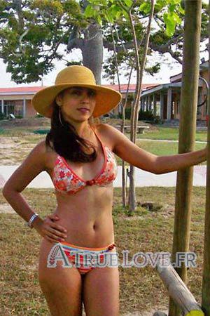105606 - Adriana &Acirc;ge: 32 - Colombie