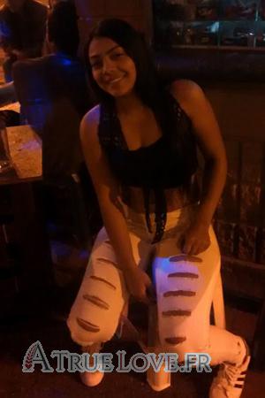163464 - Laura Âge: 26 - Colombie