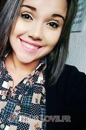 174746 - Fabiana Âge: 26 - Costa Rica
