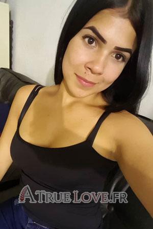 182521 - Gabriela Âge: 23 - Venezuela