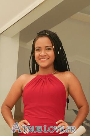 185543 - Laura Âge: 28 - Colombie