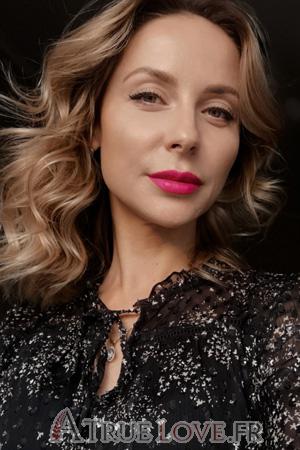 203964 - Ekaterina Âge: 40 - Russie