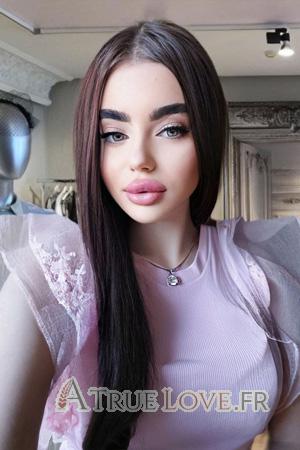 213502 - Lucia Âge: 23 - Ukraine