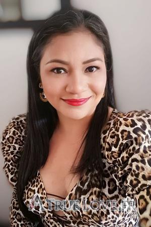 215464 - Amparo &Acirc;ge: 51 - Colombie