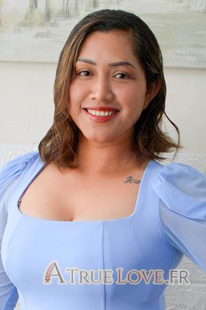 Ladies of P&eacute;rou